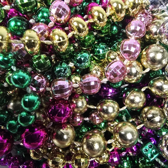 61 Vintage Mardi Gras Necklaces and a Beaded Bag - Picture 8 of 17